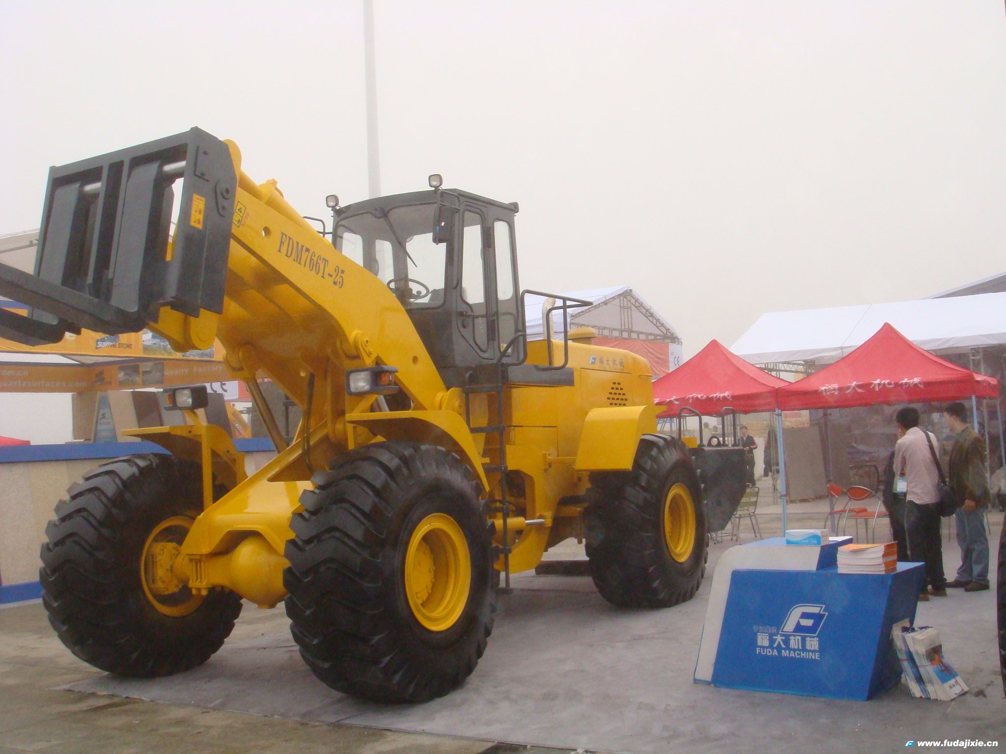 福大25吨万搏电子(中国)有限公司官网
车FDM766T-25亮相2011年厦门石材展